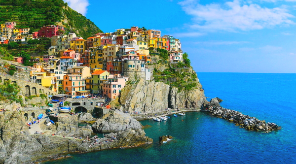 Cinque Terre Dorf am Hang