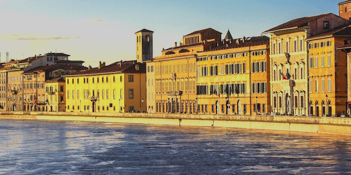 Am Arno Fluss im Zentrum von Pisa